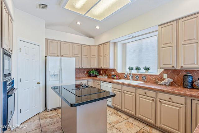 835 S Deer Meadow Loop, Tucson, AZ 85745