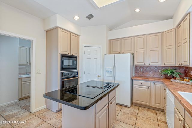 835 S Deer Meadow Loop, Tucson, AZ 85745
