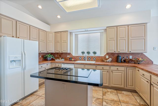 835 S Deer Meadow Loop, Tucson, AZ 85745