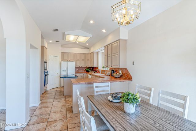 835 S Deer Meadow Loop, Tucson, AZ 85745