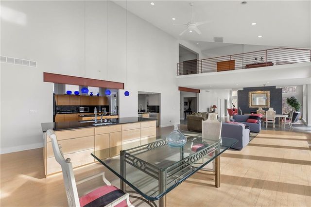 16371 Lake Point Drive, Bonner Springs, KS 66012