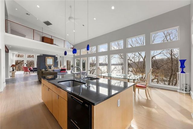 16371 Lake Point Drive, Bonner Springs, KS 66012