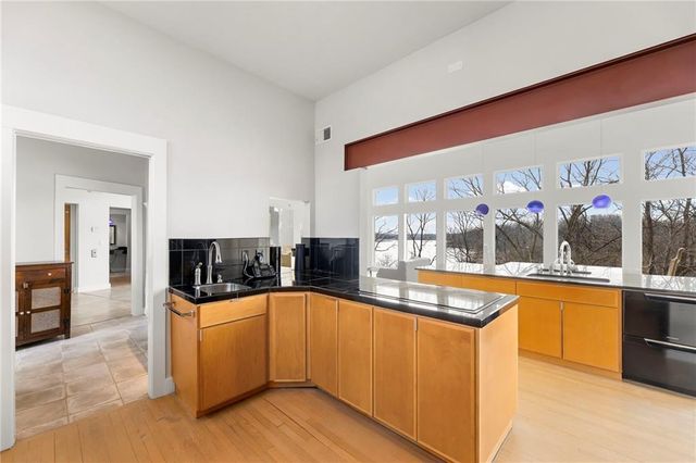 16371 Lake Point Drive, Bonner Springs, KS 66012