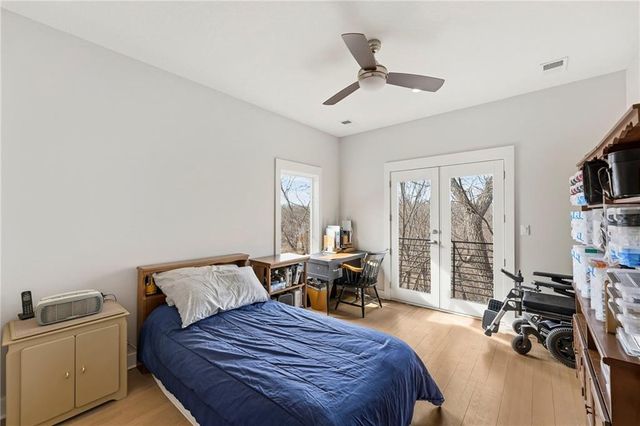 16371 Lake Point Drive, Bonner Springs, KS 66012