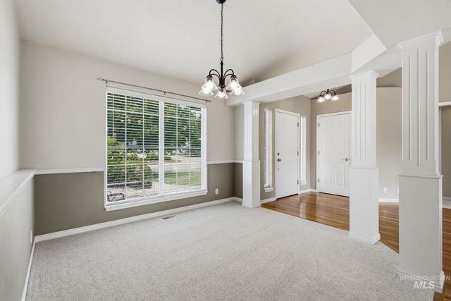 2247 E Gleneagle Dr, Eagle, ID 83616