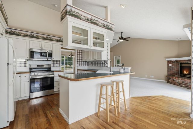 2247 E Gleneagle Dr, Eagle, ID 83616