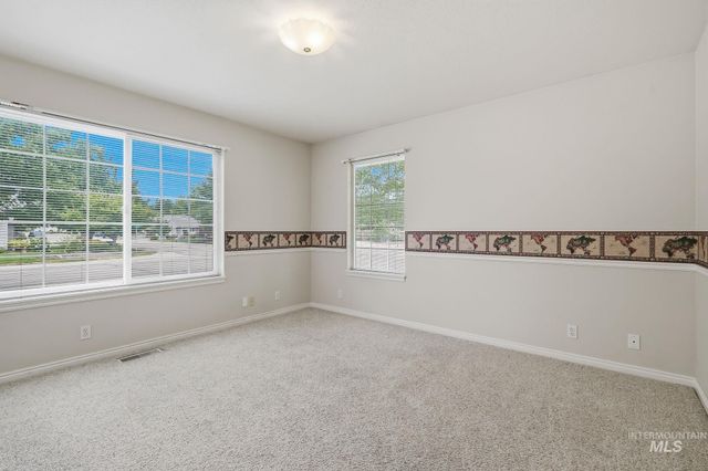 2247 E Gleneagle Dr, Eagle, ID 83616