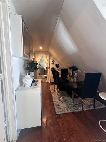 18811 Dunkirk Drive, Saint Albans, NY 11412