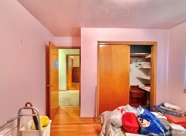 7127 Becker Road, Oakville, MO 63129