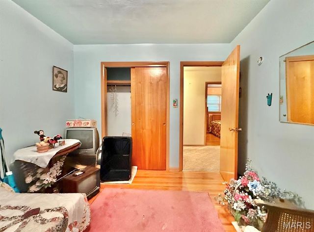 7127 Becker Road, Oakville, MO 63129