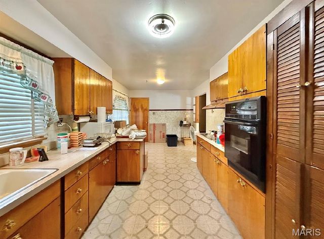 7127 Becker Road, Oakville, MO 63129