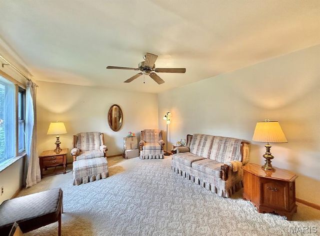 7127 Becker Road, Oakville, MO 63129