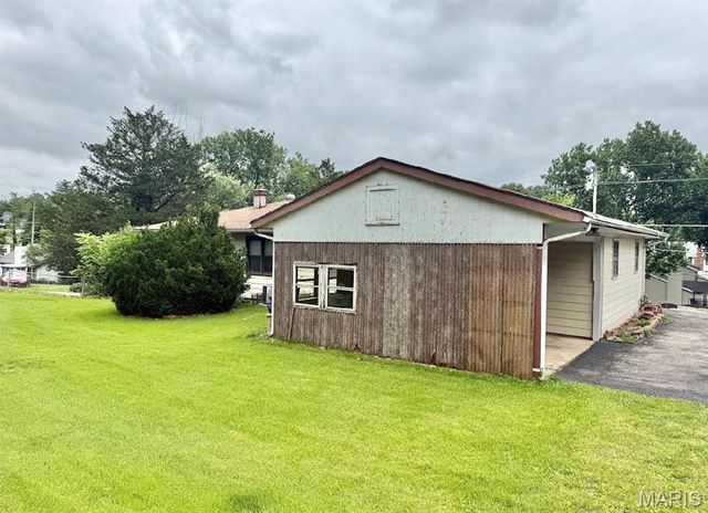 7127 Becker Road, Oakville, MO 63129