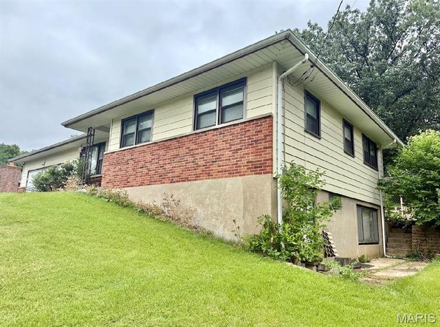 7127 Becker Road, Oakville, MO 63129