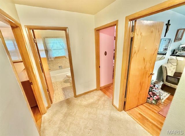7127 Becker Road, Oakville, MO 63129