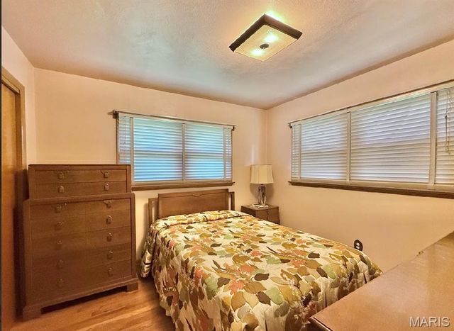 7127 Becker Road, Oakville, MO 63129