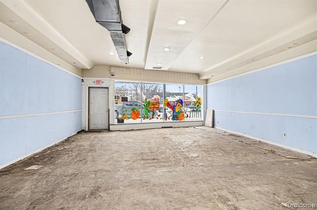 1638 S Wayne Road, Westland, MI 48186