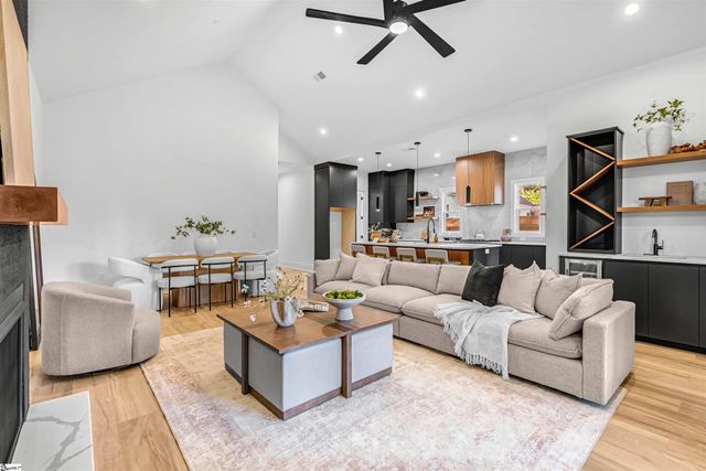 105 David Street, Greenville, SC 29609