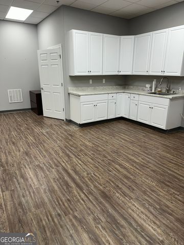 1961 Highway 42 N, Mcdonough, GA 30253
