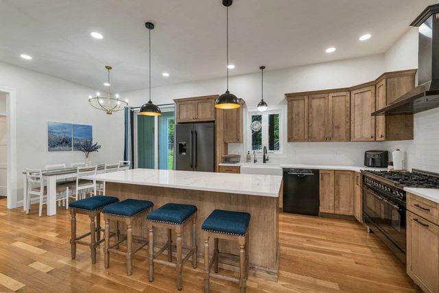 78 Union Wharf Road, Tuftonboro, NH 03853