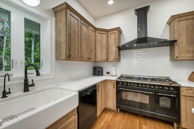 78 Union Wharf Road, Tuftonboro, NH 03853