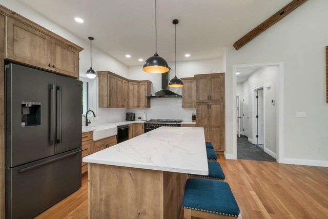 78 Union Wharf Road, Tuftonboro, NH 03853