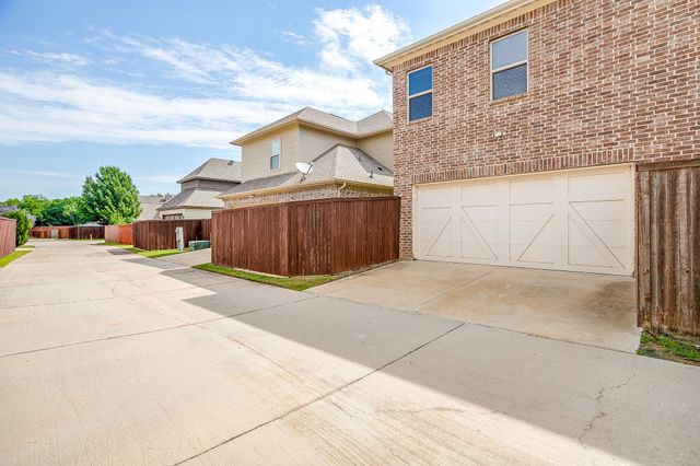 213 Park Villa Lane, Aledo, TX 76008