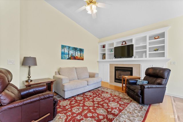10594 N Bridle Way, Boise, ID 83714
