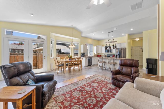 10594 N Bridle Way, Boise, ID 83714