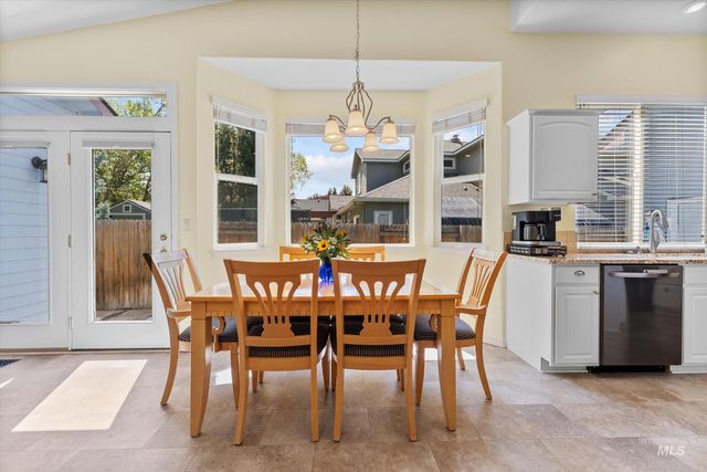 10594 N Bridle Way, Boise, ID 83714