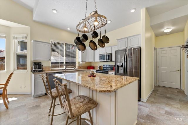 10594 N Bridle Way, Boise, ID 83714