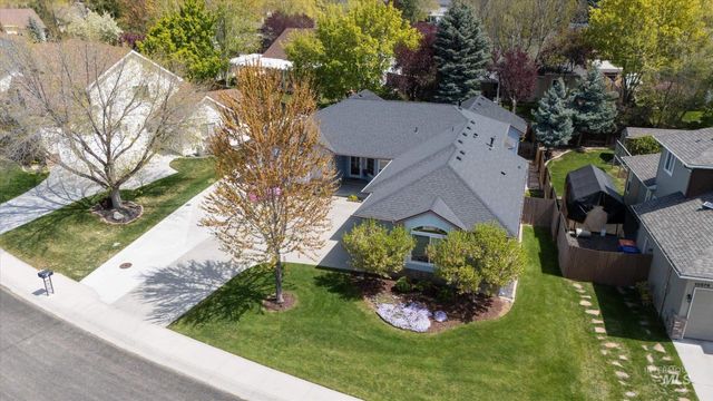 10594 N Bridle Way, Boise, ID 83714
