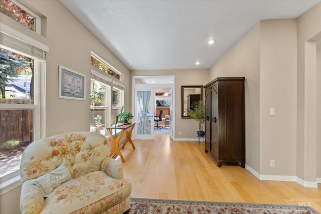 10594 N Bridle Way, Boise, ID 83714