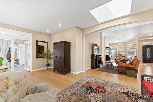 10594 N Bridle Way, Boise, ID 83714