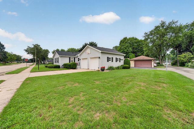 201 N Oakland AVENUE, Burlington, WI 53105