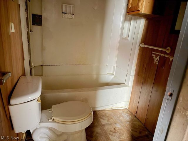 3934 Arnold Court, Cleveland, OH 44109