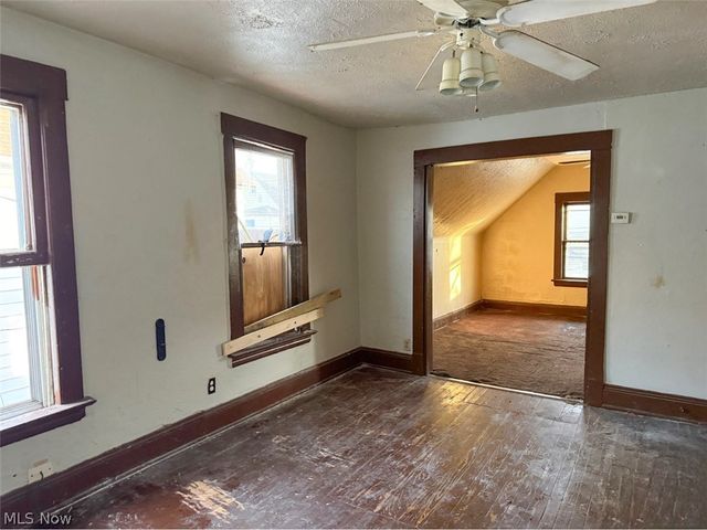 3934 Arnold Court, Cleveland, OH 44109