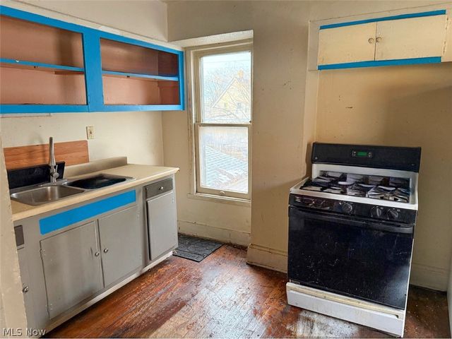 3934 Arnold Court, Cleveland, OH 44109