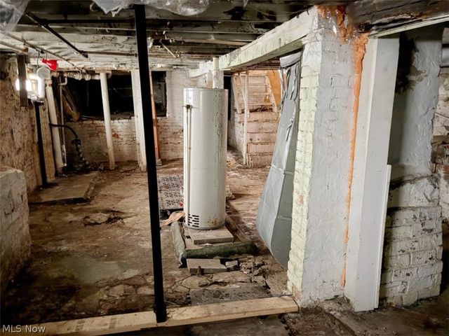 3934 Arnold Court, Cleveland, OH 44109