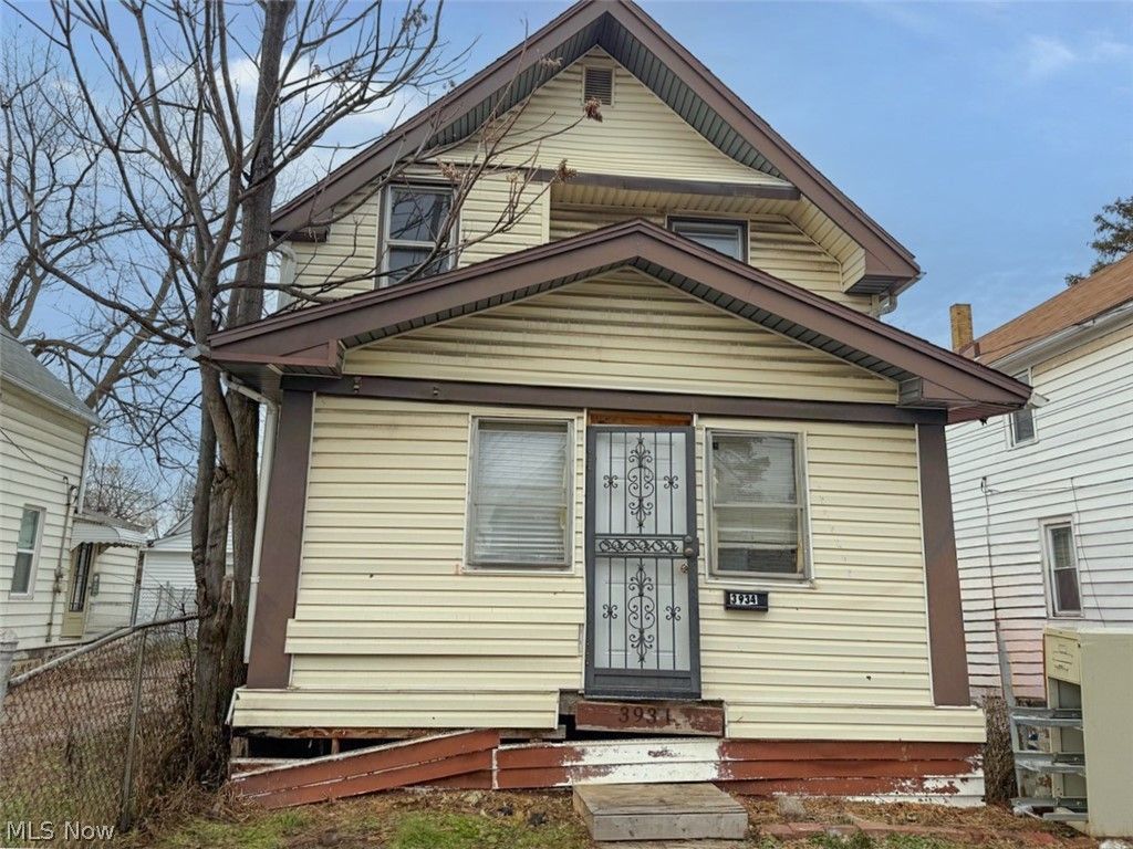 3934 Arnold Court, Cleveland, OH 44109