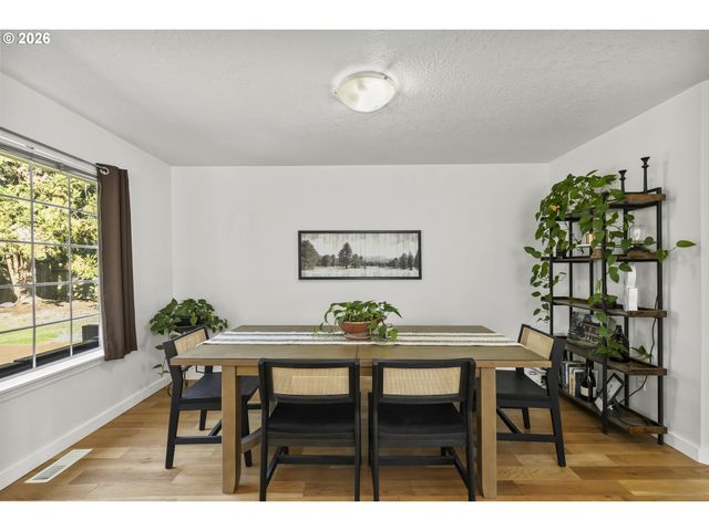 1685 Sw GOUCHER St, Mc Minnville, OR 97128