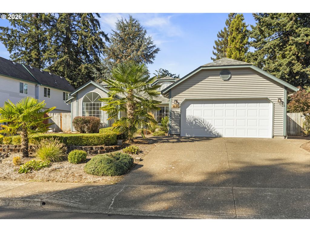 Image 1 of property listing at 1685 Sw GOUCHER St, Mc Minnville, OR 97128