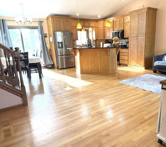 7595 22nd Street Court N, Oakdale, MN 55128