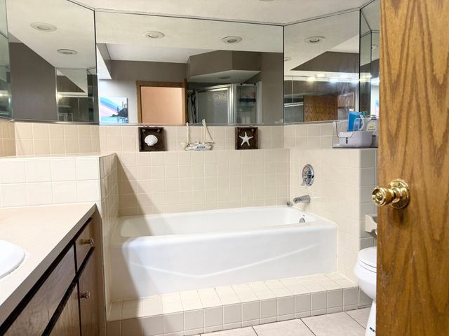 7595 22nd Street Court N, Oakdale, MN 55128