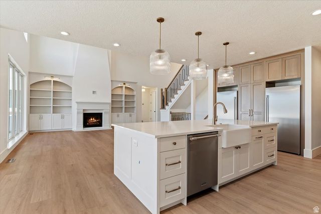 214 S ROCK LOFT RIDGE DR, Fruit Heights, UT 84037