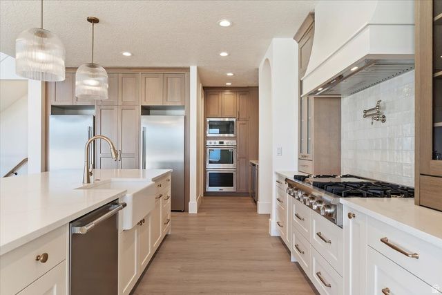 214 S ROCK LOFT RIDGE DR, Fruit Heights, UT 84037