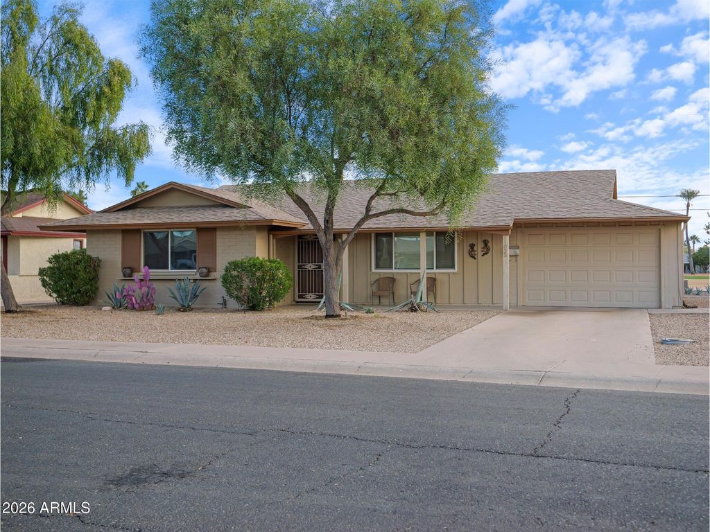 11025 N MADISON Drive, Sun City, AZ 85351