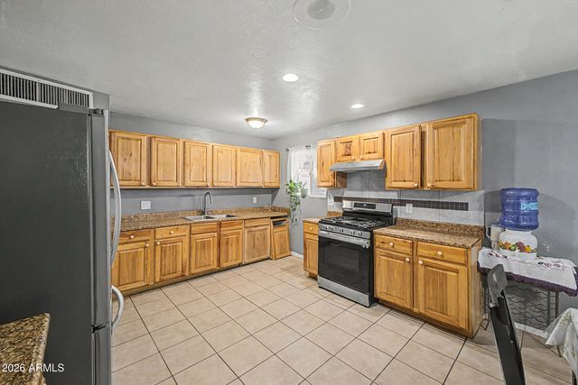 2909 W ASTER Drive, Phoenix, AZ 85029