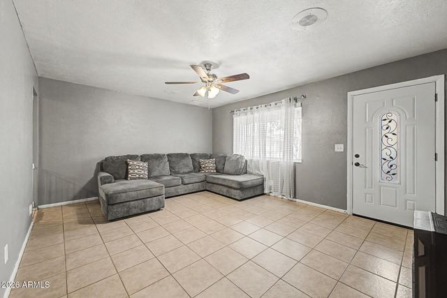 2909 W ASTER Drive, Phoenix, AZ 85029