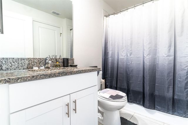 7014 RIPPLE POND LOOP, Zephyrhills, FL 33541